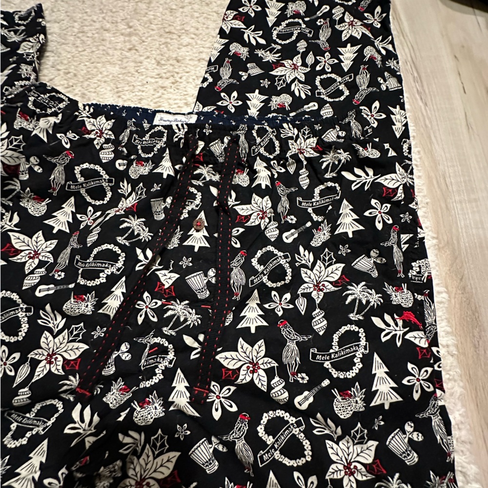 Tommy Bahama Hawaiian holiday pajama pants with elastic waist